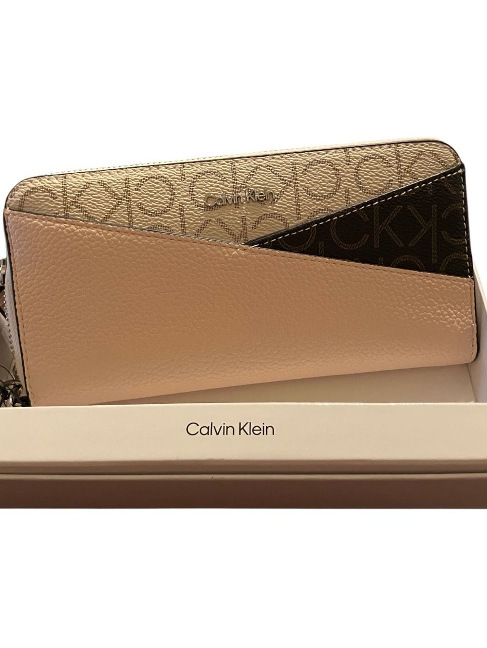 Calvin Klein NWT Audrey Wristlet/Wallet. Pink and Taupe Logo Zip-Around. NIB
